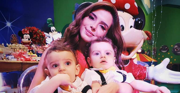 Giovanna Lancellotti encanta seguidores com foto de seus irmãos mais novos: ”Fofuras”