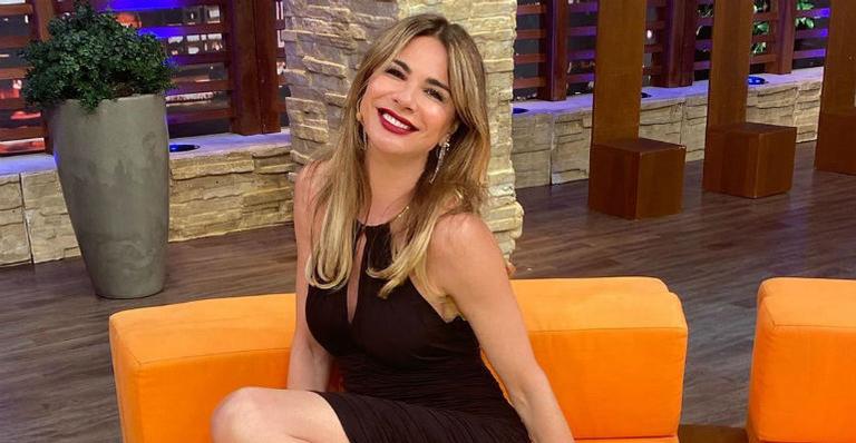Luciana Gimenez coloca o corpão pra jogo em clique de biquíni e relembra viagem para a Grécia