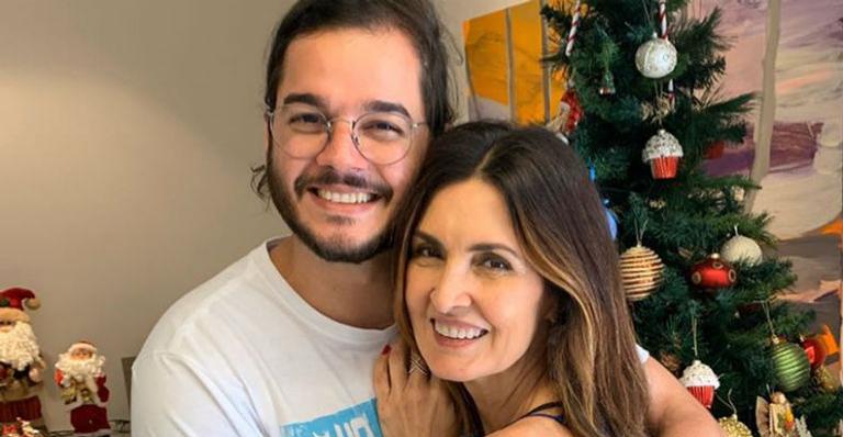 Túlio Gadelha relembra Carnaval com Fátima Bernardes e se declara: ”Meu terceiro ano com ela”