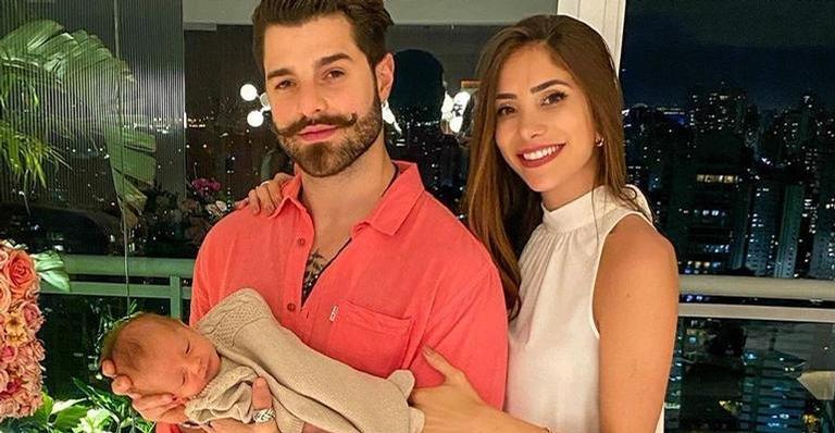 Romana Novais mostra Alok dando banho no filho, Ravi, e encanta a web