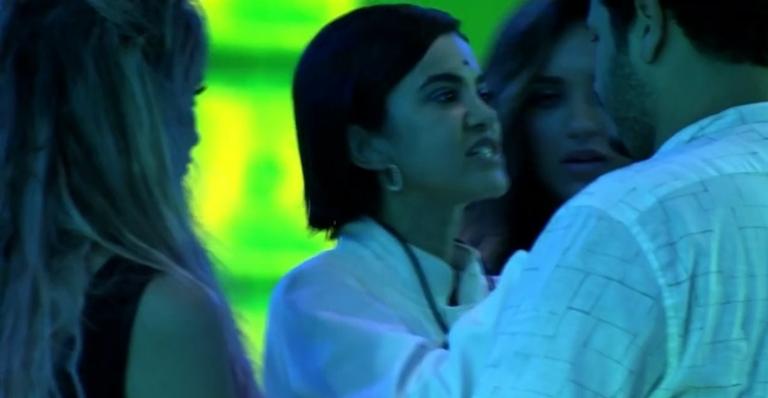 BBB20: Manu aponta dedo na cara de Victor Hugo e dispara: ”Você é muito falso”
