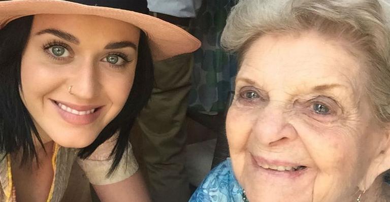 Luto! Katy Perry usa as redes sociais para se despedir de sua avó e emociona com fotos e vídeos