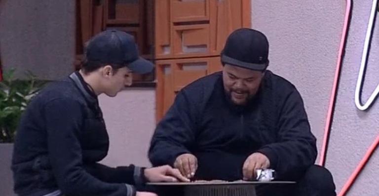 BBB 20: Babu e Prior conversam sobre Pyong: ”Será que ele não está querendo coisa com a gente?”