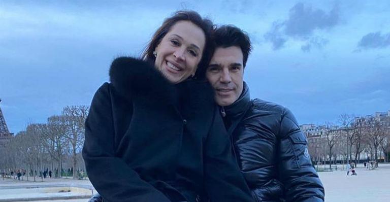 Claudia Raia posa em Portugal com Jarbas Homem de Mello e se declara: ”Com meu amor”