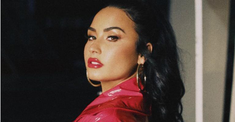 Demi Lovato compartilha foto dos bastidores do videoclipe de ‘I Love Me’