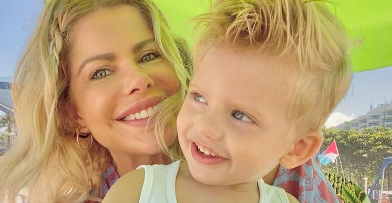 Karina Bacchi deseja bom dia em clique fofo com o filho e encanta web