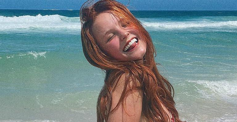 Larissa Manoela sobre vício no BBB: ”Saindo de um churrasco para chegar em casa e assistir”
