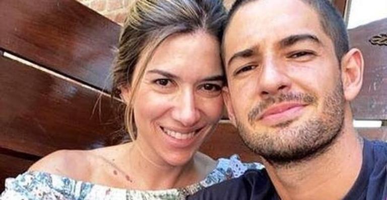 Apaixonados! Rebeca Abravanel ganha surpresa linda do maridão, Alexandre Pato: ”Feliz de ter você”