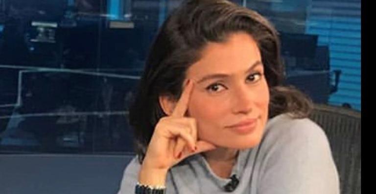 Renata Vasconcellos relembra lindo clique ao lado da mãe e da irmã gêmea