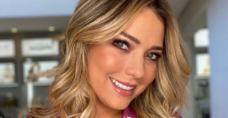 Carol Dantas posa ao lado de Davi Lucca e de Valentin e fala sobre sua experiência de ser mãe