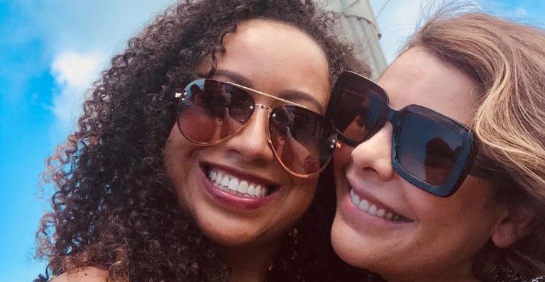 Fernanda Souza e Aretha Oliveira posam juntas no Rio de Janeiro
