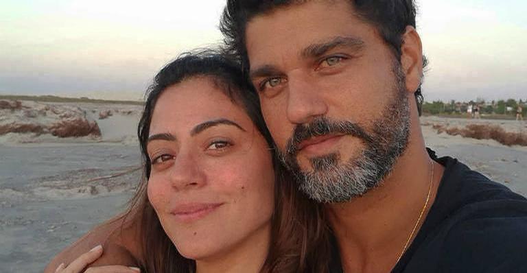 Apaixonados, Carol Castro e Bruno Cabrerizo trocam declarações e fãs elogiam: ”Casalzão”