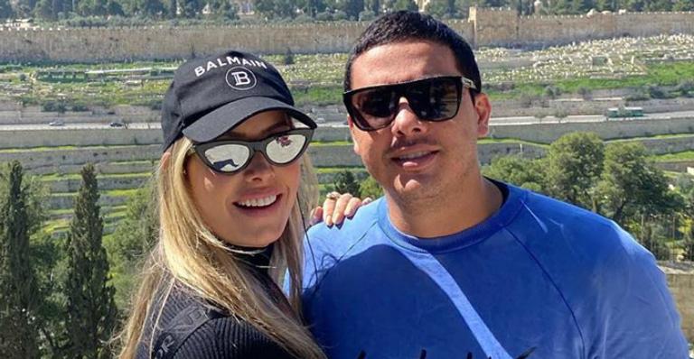Em clima de TBT, Wesley Safadão posta foto ao lado de Thyane Dantas na Disney: ”Férias incríveis!”