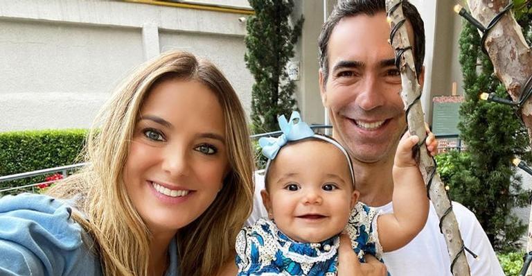 Ticiane Pinheiro comemora 8 meses de Manuella e encanta web: ”Puro amor”