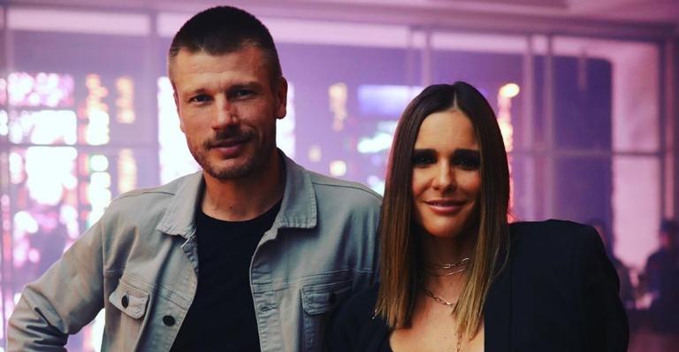Rodrigo Hilbert surge tomando banho com os filhos: ”Faltou você, Fernanda Lima”