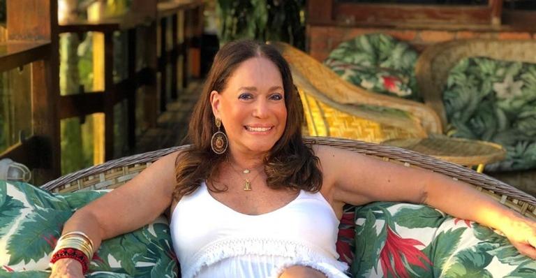 Susana Vieira encanta ao posar com o elenco infantil de ‘Éramos Seis’: ”Até um dia amiguinhos”