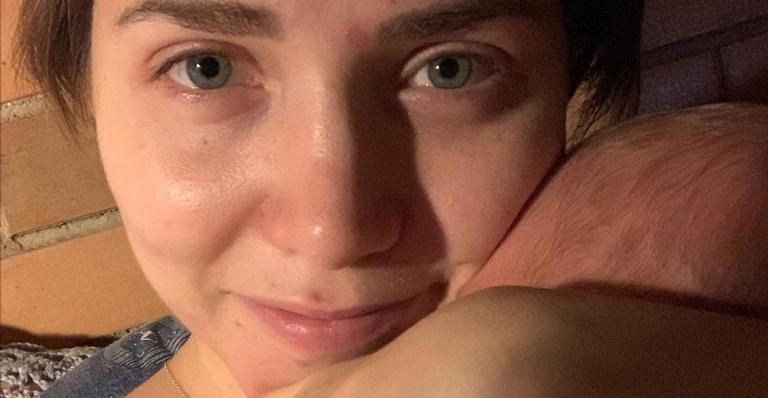 Leticia Colin explode o fofurômetro ao postar vídeo com o filho: ”Me dá o melhor colo do mundo”