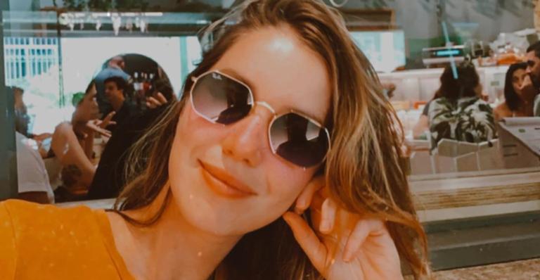 Nathalia Dill aproveita dia em cachoeira e paisagem recebe chuva de elogios: ”Que delícia”
