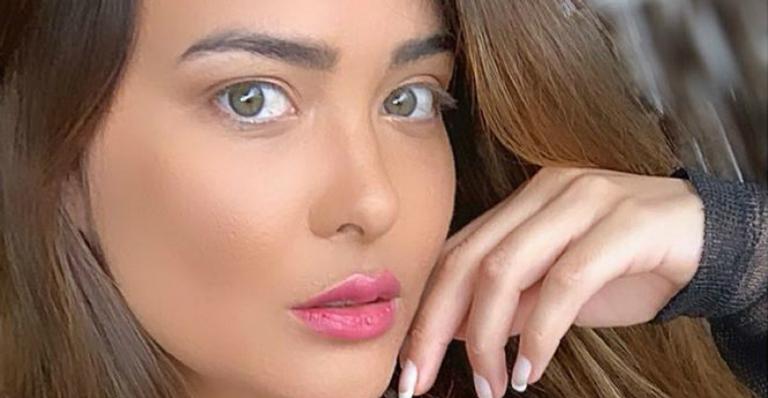 Geisy Arruda aposta em maiô de tricô e recebe elogios de fãs: ”Muito charmosa”