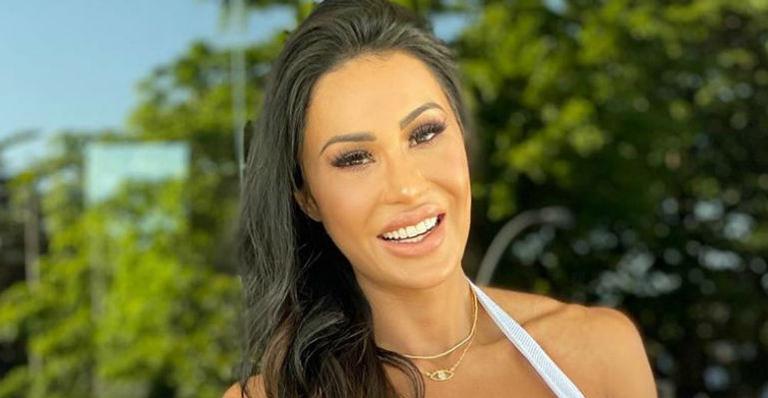 Gracyanne Barbosa treina em casa e alerta seguidores sobre coronavírus