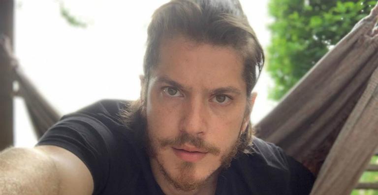 Caio Paduan posta clique da infância ao lado de amigos: ”Meu primeiro bonde”