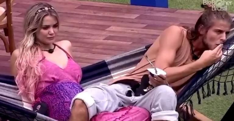 BBB 20: Daniel ignora orientações de higiene, limpa a boca em rede de descanso e choca internautas