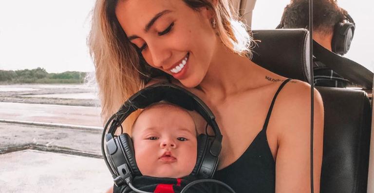 Gabi Brandt leva o filho para o trabalho e explode o fofurômetro nas redes sociais