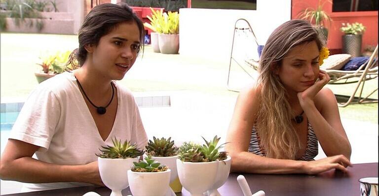BBB20: Acreditando em paredão falso, Gizelly analisa Babu: ”O que faz aqui além de confusão?”