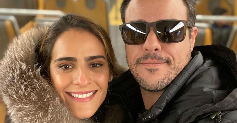 Joaquim Lopes posa fazendo skincare ao lado da namorada: ”Diário de bordo da nossa quarentena”