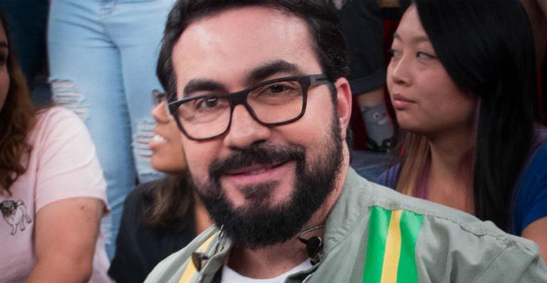 Padre Fábio de Melo se revolta com preço do álcool em gel no Brasil: ”Miséria moral”