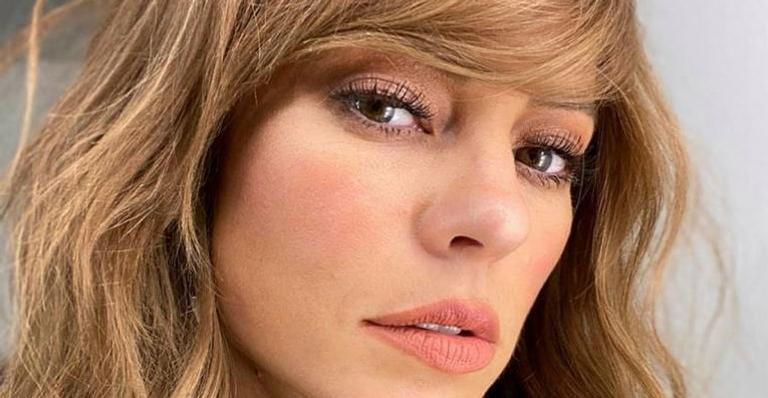 Paolla Oliveira compartilha clique toda maquiada e seguidores brincam: ”Eterna Vivi Guedes”