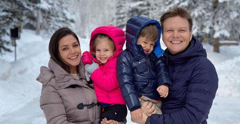 Em quarentena, Thaís Fersoza e Michel Teló curtem o dia brincando ao ar livre com os filhos