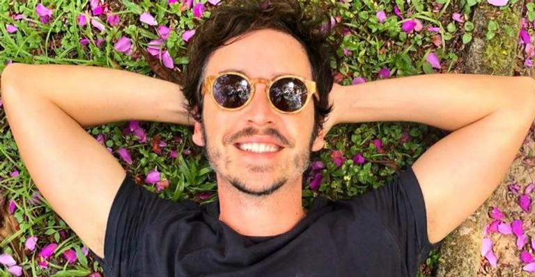 Wagner Santisteban responde pergunta de fã sobre seu estado civil: ”Estou solteiro”