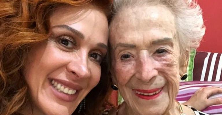 Claudia Raia se emociona ao lembrar da mãe: ”Um ano sem ela minha rainha”