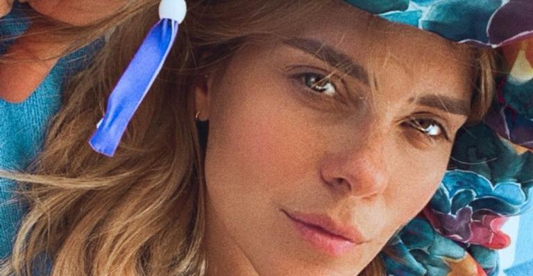Carolina Dieckmann relembra clique antigo ao falar sobre Coronavírus: ”Só mesmo no tbtzinho”