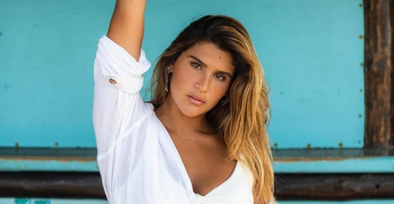 Ao surgir praticando Yoga, Giulia Costa ressalta a importância de se movimentar durante a quarentena