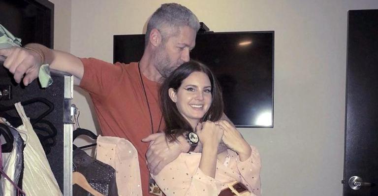 Namoro de Lana Del Rey com policial chega ao fim: ”Apenas amigos”