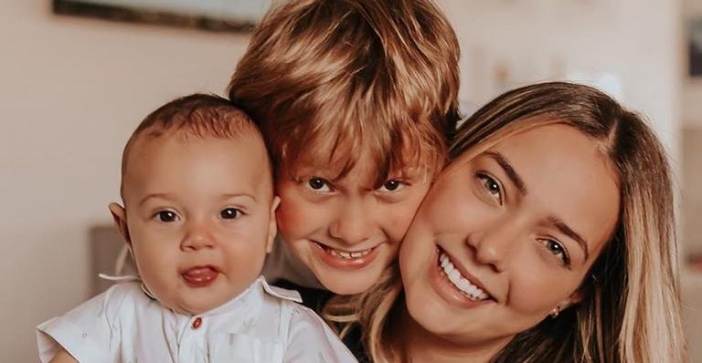 Carol Dantas aparece fazendo skincare ao lado de Davi Lucca e Valentin e encanta as redes sociais
