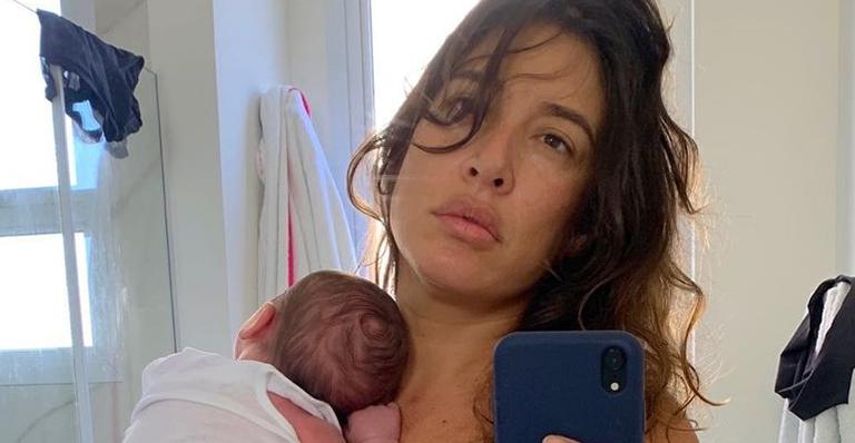 Giselle Itié faz desabafo sobre a maternidade na web: ”Cansada, cansadela, cansadinha”