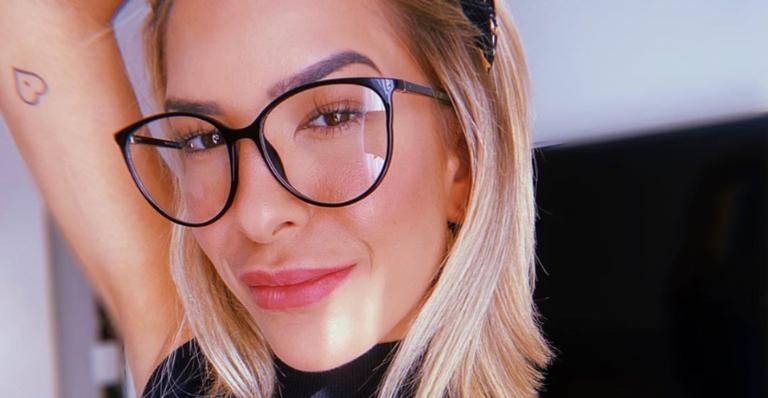 Lore Improta exibe look para curtir a quarentena: ”Lookito de ficar em casa”