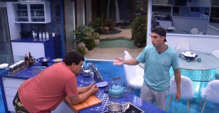 BBB20: Em conversa com Prior, Babu sugere voto neles mesmos: ”Para tentar tirar um”