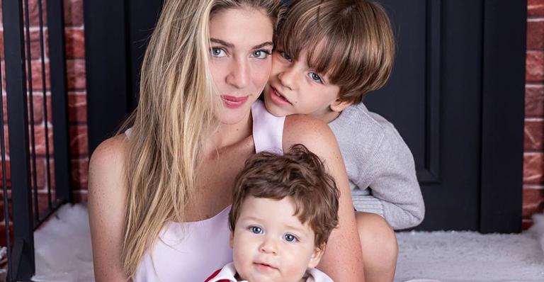 Luma Costa mostra os filhos sujos de tinta e encanta fãs: ”Que delícia de quarentena”