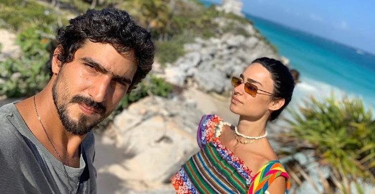 De quarentena, Thaila Ayala flagra Renato Góes dançando sozinho e arranca risadas dos internautas