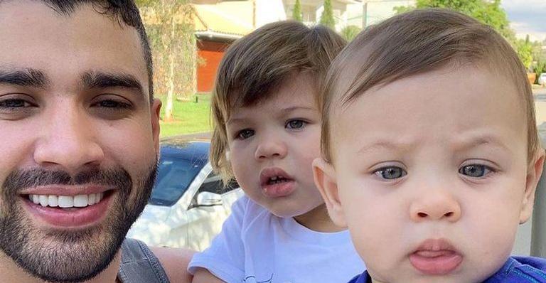 Filho caçula de Gusttavo Lima surge cantando com o pai um de seus sucessos e encanta a web