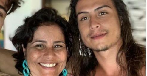 Valéria Alencar posta clique antigo do filho, Francisco Vitti: ”Ô saudade!”