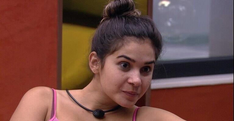 BBB20: Gizelly analisa postura de Marcela: ”Afastou da gente porque fica com ele o tempo todo”