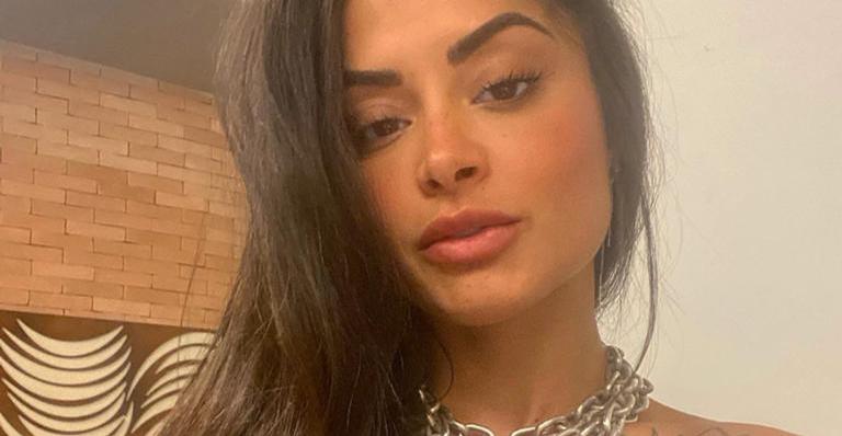 Aline Riscado esbanja flexibilidade em clique tirado pelo ex e choca web: ”Espetáculo”