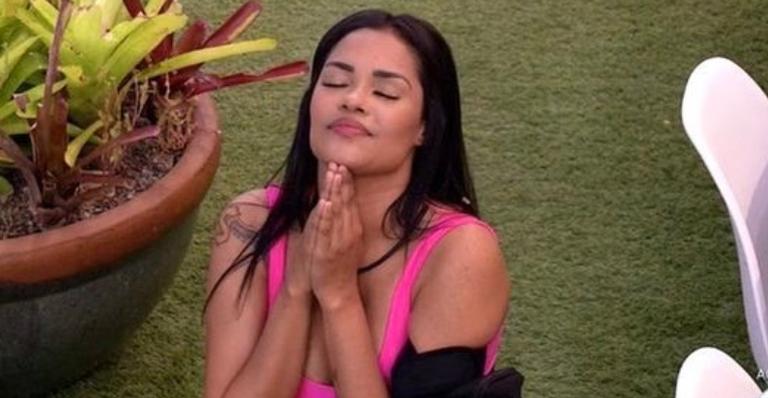 BBB 20: Após voltar do paredão, Flayslane comemora aos gritos e Prior aconselha: ”Seja humilde!”