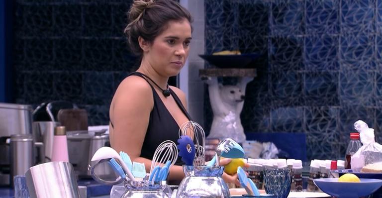BBB20: Gizelly supõe estratégia de Flayslane: ”Colocar coisinha na cabeça da Ivy”