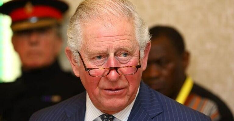 Aos 71 anos, príncipe Charles testa positivo para o novo coronavírus